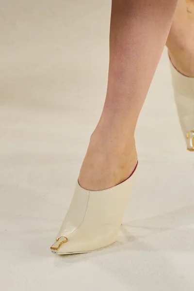 Look 12